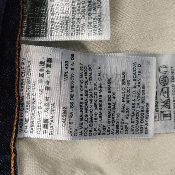 Levi's 590 Bootcut 18W Dark Wash Denim Womens Jeans. Excellent Condition! - Picture 9 of 13